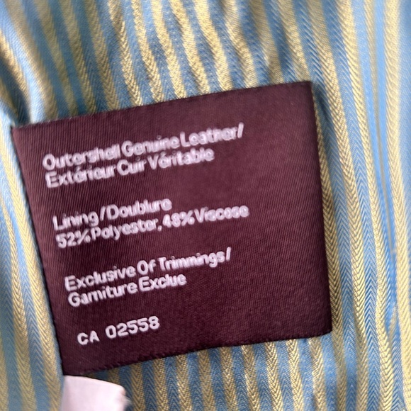 Danier Black LeatherJacket with Fitted Silhouette - Picture 5 of 12